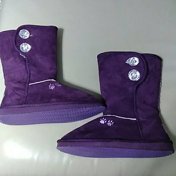 Animal Rescue Site Shoes - Make offer! Purple pawprint boots Make an offer!!